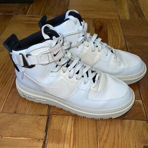 Nike Women’s AF1 utility High-Top Sneakers